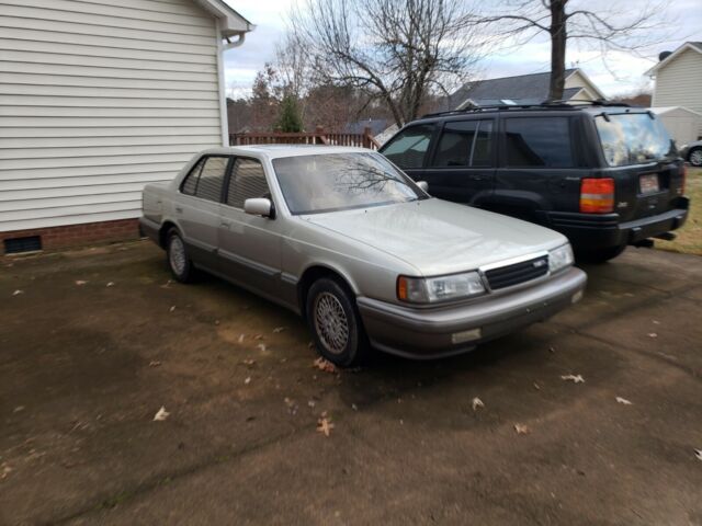 1991 Gold Mazda 929 Sedan