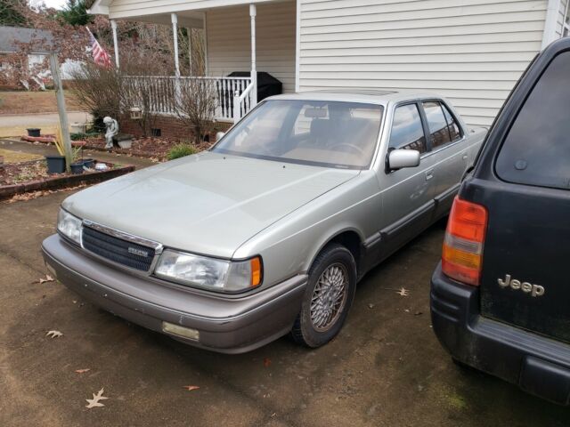 1991 Gold Mazda 929 Sedan