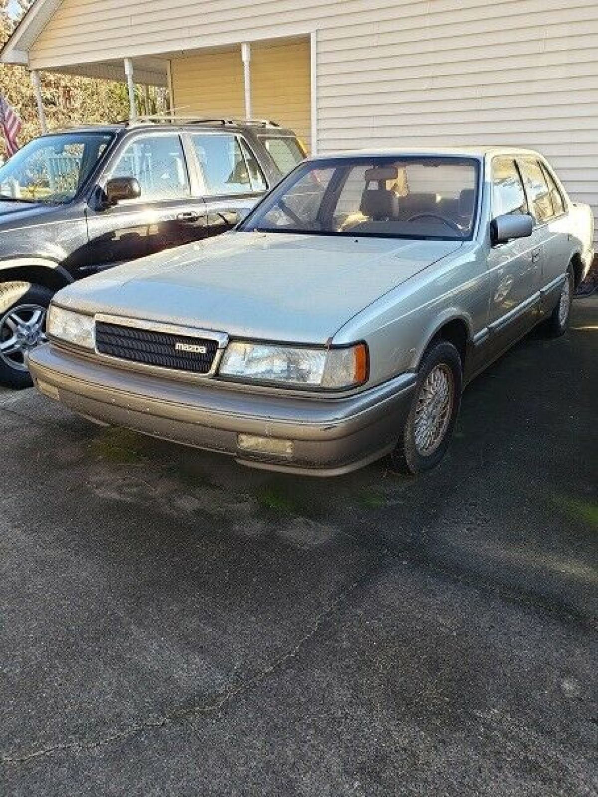 1991 Gold Mazda 929 Sedan