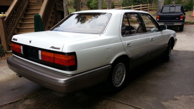 1991 White Mazda 929 Sedan