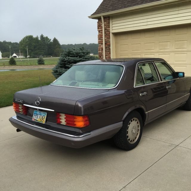 1991 White Mercedes-Benz 500-Series Coupe
