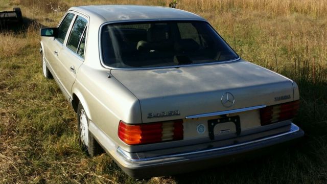 1991 Tan Mercedes-Benz 300-Series