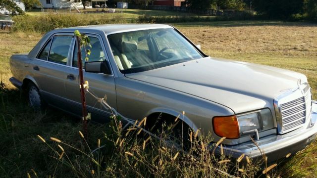1991 Tan Mercedes-Benz 300-Series
