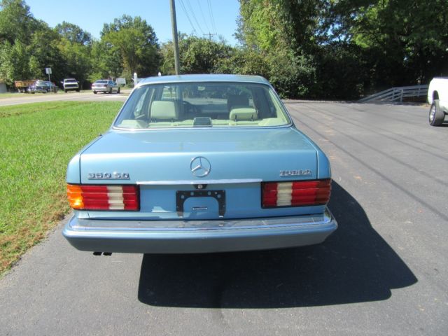 1991 Blue Mercedes-Benz 300-Series Sedan