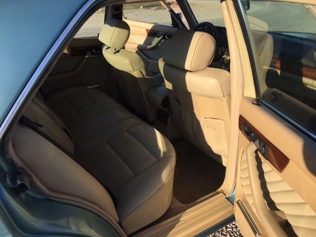 1991 Mercedes-Benz 300-Series