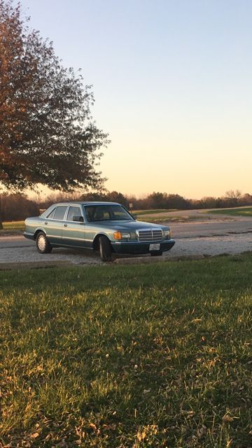 1991 Mercedes-Benz 300-Series