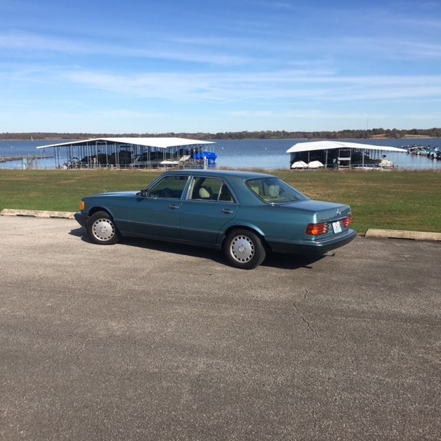 1991 Mercedes-Benz 300-Series