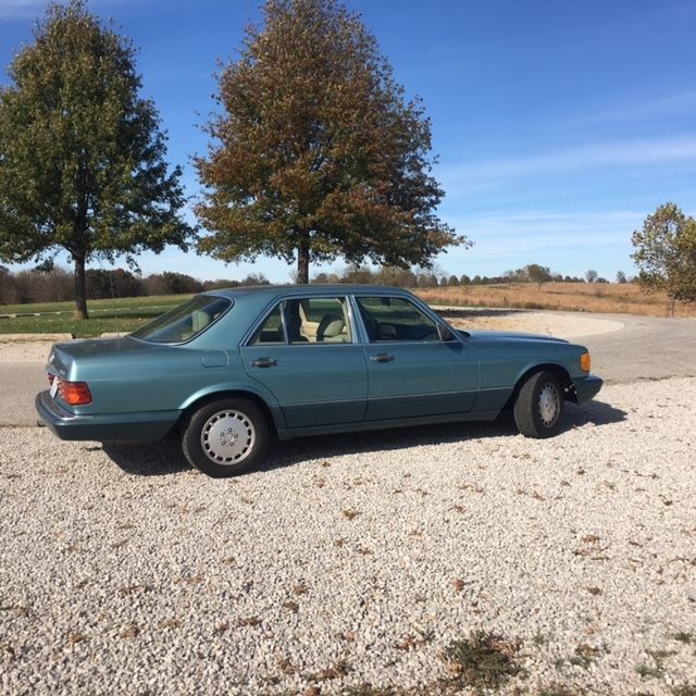 1991 Mercedes-Benz 300-Series