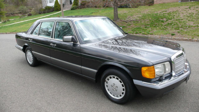 1991 Gray Mercedes-Benz 500-Series Sedan