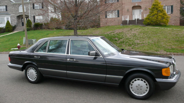 1991 Gray Mercedes-Benz 500-Series Sedan