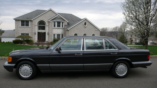 1991 Gray Mercedes-Benz 500-Series Sedan