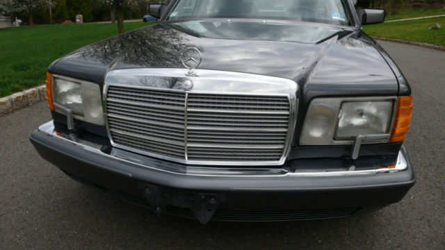 1991 Gray Mercedes-Benz 500-Series Sedan
