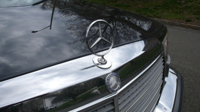 1991 Gray Mercedes-Benz 500-Series Sedan