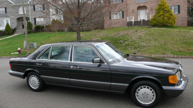 1991 Gray Mercedes-Benz 500-Series Sedan