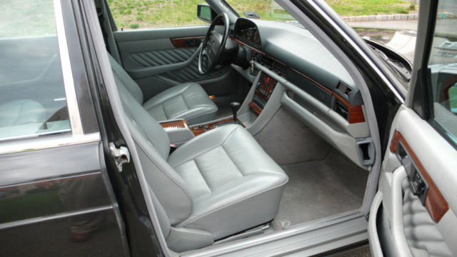1991 Gray Mercedes-Benz 500-Series Sedan