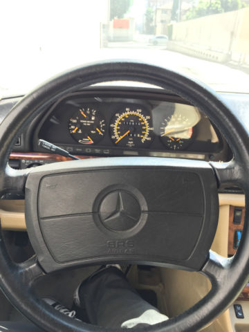 1991 White Mercedes-Benz 500-Series Coupe