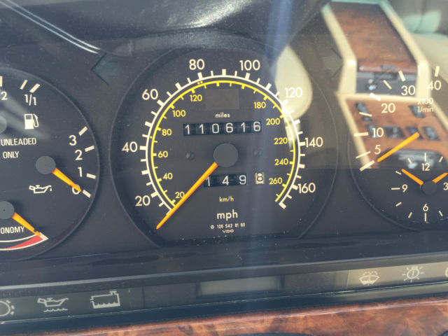 1991 White Mercedes-Benz 500-Series Coupe