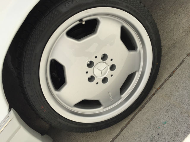 1991 White Mercedes-Benz 500-Series Coupe