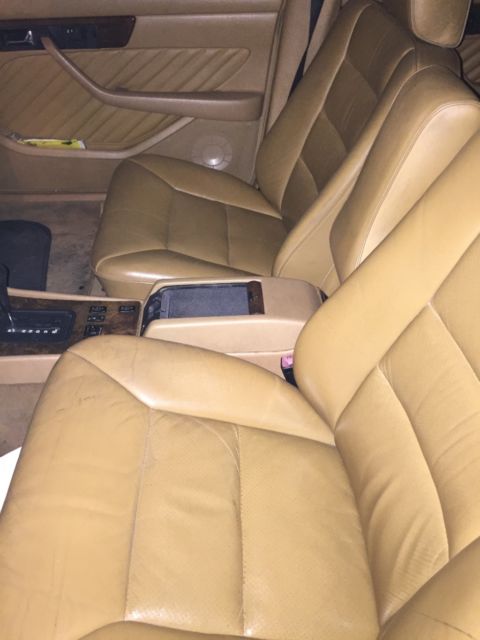 1991 Black Mercedes-Benz 500-Series Sedan