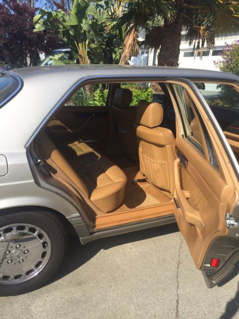 1991 Mercedes-Benz 500-Series Sedan