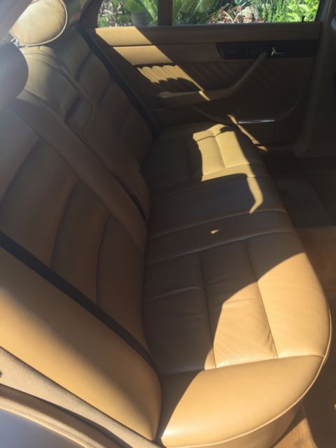 1991 Mercedes-Benz 500-Series Sedan