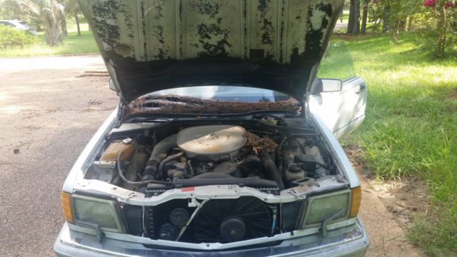1991 White Mercedes-Benz 500-Series Coupe