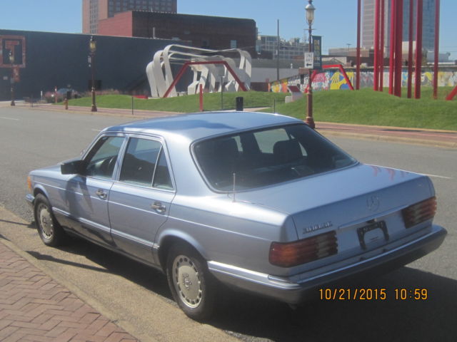 1991 Mercedes-Benz 300-Series