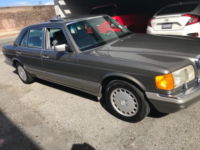 1991 Gray Mercedes-Benz 300-Series Sedan