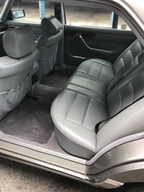 1991 Gray Mercedes-Benz 300-Series Sedan