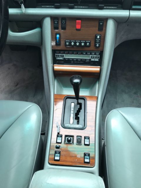 1991 Gray Mercedes-Benz 300-Series Sedan