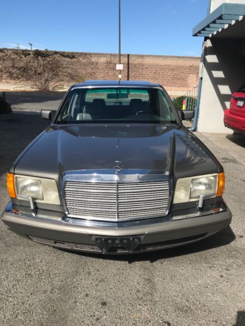 1991 Gray Mercedes-Benz 300-Series Sedan