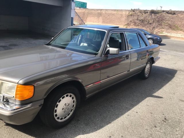1991 Gray Mercedes-Benz 300-Series Sedan