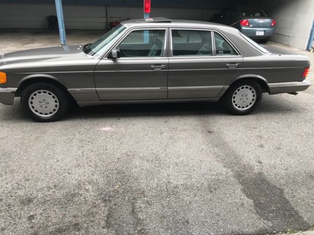 1991 Gray Mercedes-Benz 300-Series Sedan