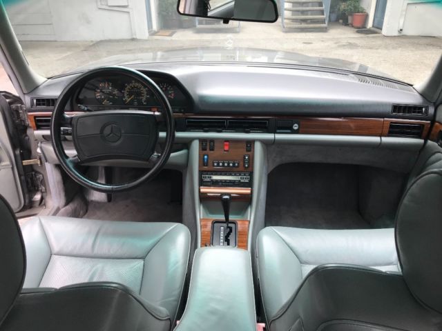 1991 Gray Mercedes-Benz 300-Series Sedan