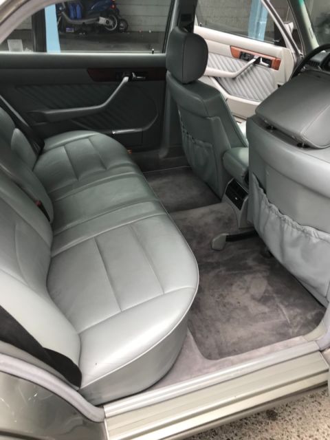 1991 Gray Mercedes-Benz 300-Series Sedan