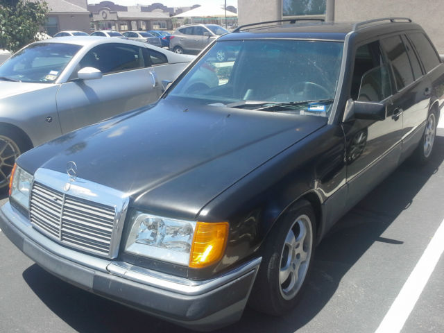 19910000 Black Mercedes-Benz 300-Series Wagon