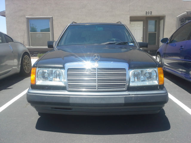 19910000 Black Mercedes-Benz 300-Series Wagon