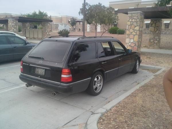 19910000 Black Mercedes-Benz 300-Series Wagon