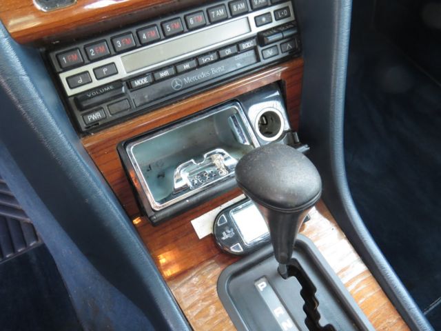 1991 Silver Mercedes-Benz 300-Series Sedan