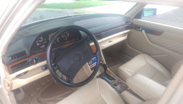 1991 Gray Mercedes-Benz 400-Series Sedan