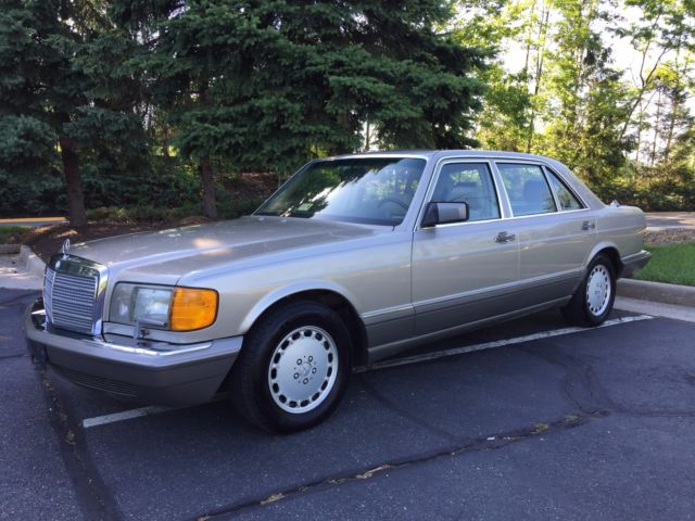 1991 Gold Mercedes-Benz 420 SEL