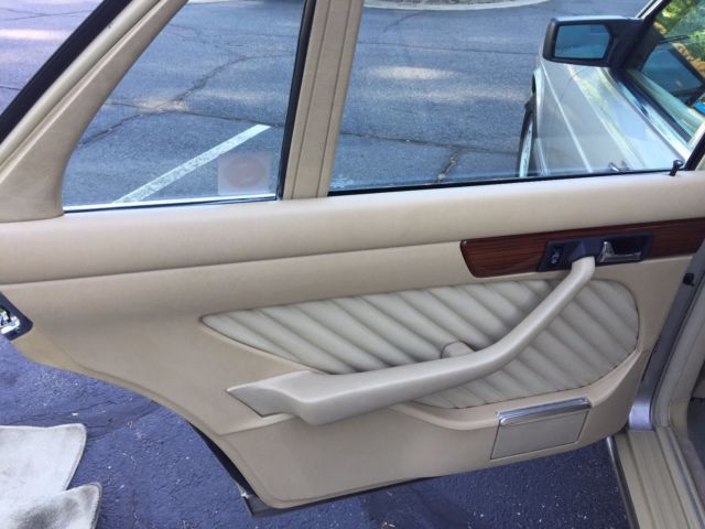 1991 Gold Mercedes-Benz 420 SEL