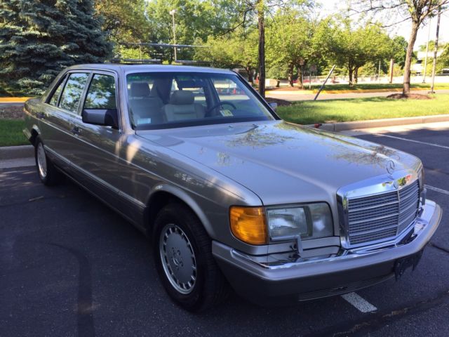 1991 Gold Mercedes-Benz 420 SEL