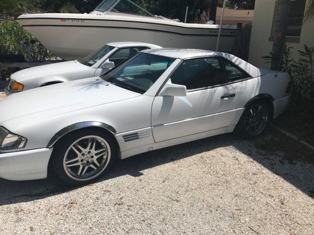 1991 White Mercedes-Benz 500-Series Convertible