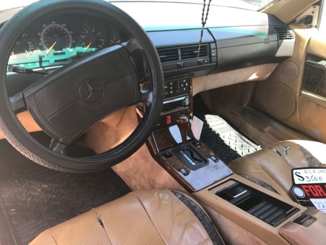 1991 White Mercedes-Benz 500-Series Convertible