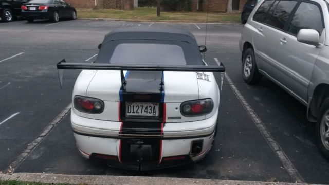 1991 White Mazda MX-5 Miata Convertible