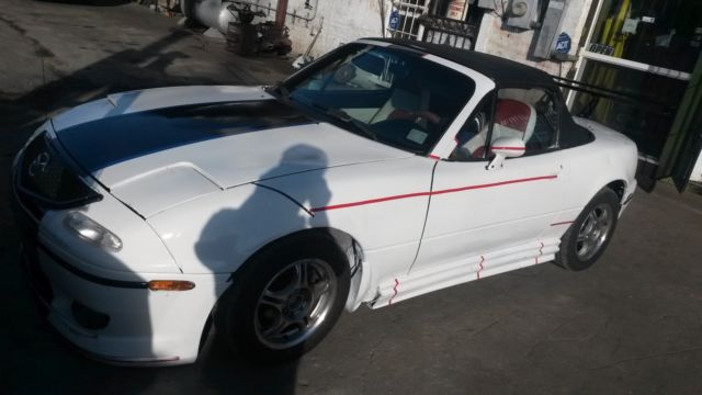 1991 White Mazda MX-5 Miata Convertible