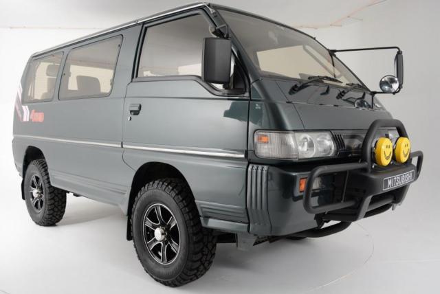 1991 Green Mitsubishi Delica --