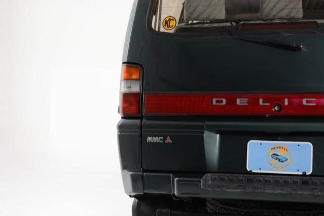 1991 Green Mitsubishi Delica --