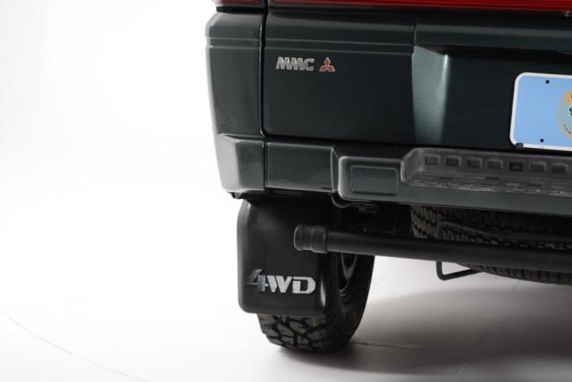 1991 Green Mitsubishi Delica --